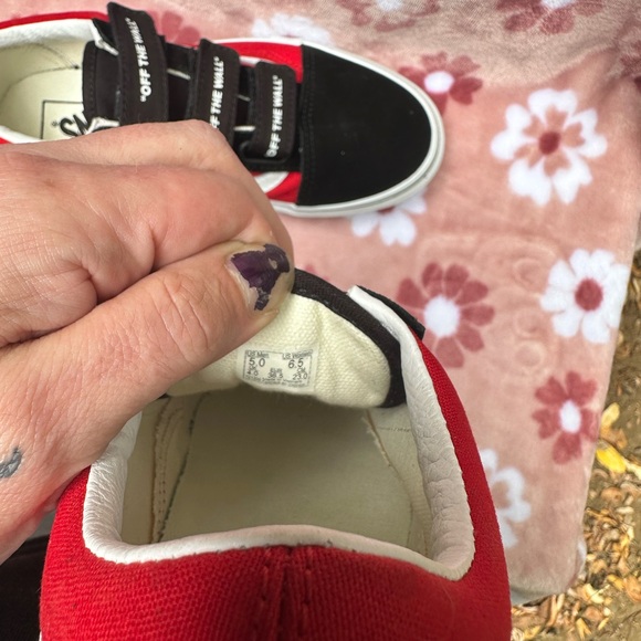 Vans - Picture 5 of 6